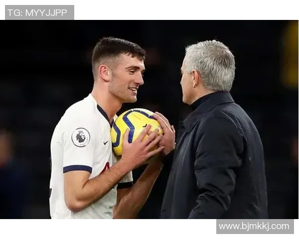 穆里尼奥变阵赢球！热刺阿扎尔成新大腿现象级战术出炉