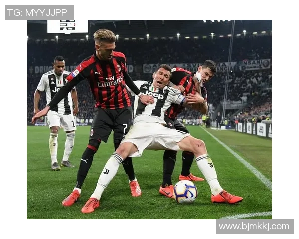 意大利国家足球联赛:尤文图斯主场凭借C罗帽子戏法横扫AC米兰,登顶意甲积分榜 意大利国家足球联赛:尤文图斯主场凭借C罗帽子戏法横扫AC米兰,登顶意甲积分榜